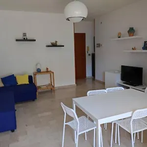 Appartamento Quadrilocale Nuovissimo Con Parcheggio Privato /four-room, Super New, With Parking